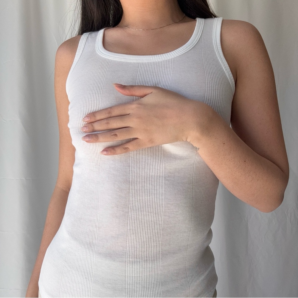 Goldie LeWinter VARIEGATED RIB TANK in white - Picture 3 of 4
